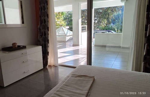 Galatsi Appartement | Comfortable and cosy apartment with plenty of space in Panorama forested hills