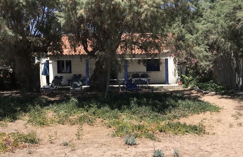Diasella Cottage | 🌜Slow living. 2 bedroom beach house near picturesque Koroni. Family-friendly!