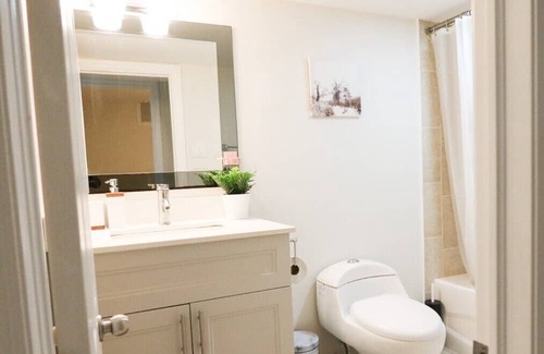 Brantford Appartement | Guest Suite in Family Friendly Neighborhood