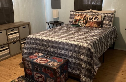 Pipestem Cabine | Cozy Tiny House close to outdoor activities - 3 minutes to Pipestem State Park!