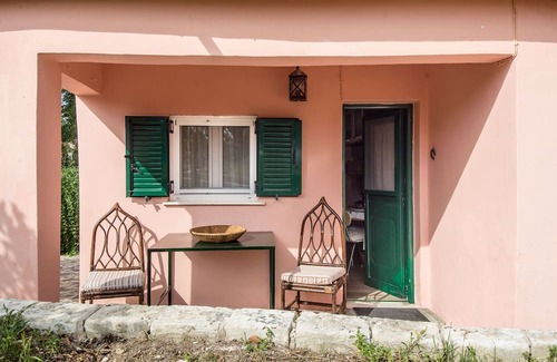 Lakithra Maison | Stylish house with huge garden,sea view, max 10 min drive from 10 beaches & town