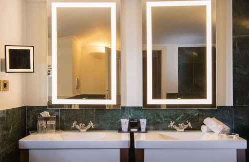 Rondo - Torretta Maison | Stylish Unit w/ Breakfast & Step to M5 Metro Line