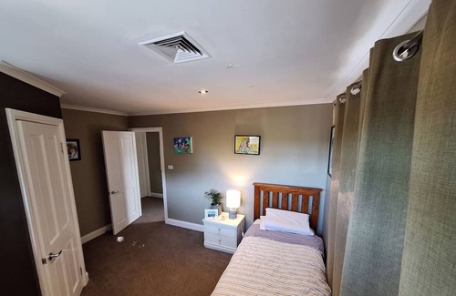 Highton Maison | 4BD House - Available late March to early July Only 6 km to Geelong City Centre