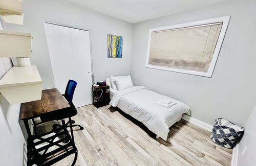 Township of Woolwich Maison | Cozy 3 Bed, 2 Bath, Pet-friendly Full house in Kitchener with all amenities.