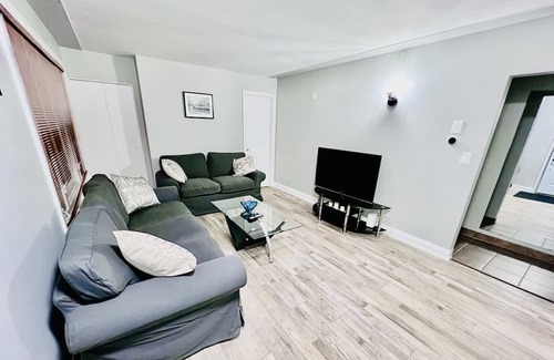 Township of Woolwich Maison | Cozy 3 Bed, 2 Bath, Pet-friendly Full house in Kitchener with all amenities.