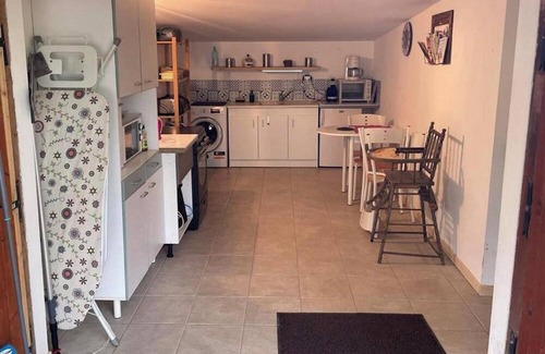 Huille Appartement | Homerez - Beautiful studio for 3 ppl. with garden and terrace at Durtal