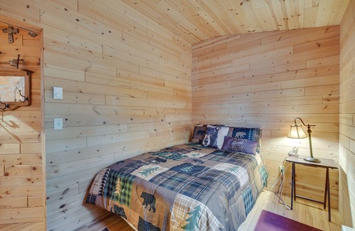 Barnum Cabine | Barnum Cabin on 30 Acres w/ Soo Line Trail Access!