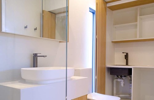 Coldstream Maison | Off-grid Smart Home located on a trailblazing regenerative farm
