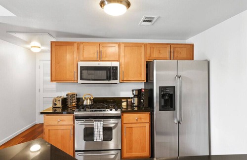 Old Southwest Copropriété | 1B/1B Condo by Idlewild Park Reno Downtown-Pool, Jacuzzi & Parking