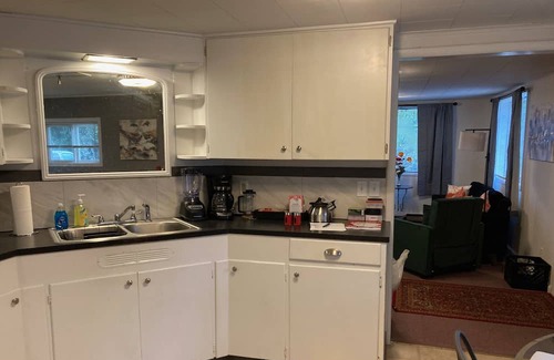 Aberdeen Copropriété | Cosmopolis. Forest Hill 2 BR Get-Away.