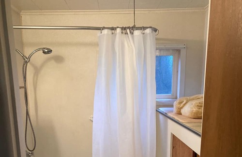 Aberdeen Copropriété | Cosmopolis. Forest Hill 2 BR Get-Away.