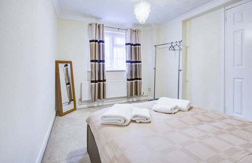South Benfleet Maison | Pass the Keys | Spacious 4-Bedroom Home in Benfleet