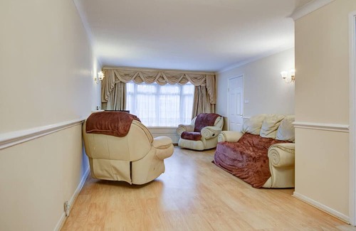 South Benfleet Maison | Pass the Keys | Spacious 4-Bedroom Home in Benfleet