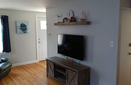 Gloucester Maison | Cozy 2 bedroom between the beach and downtown