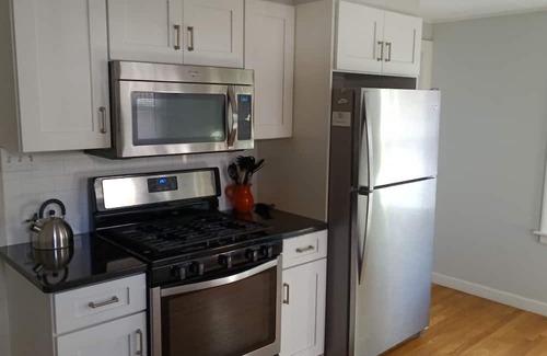 Gloucester Maison | Cozy 2 bedroom between the beach and downtown