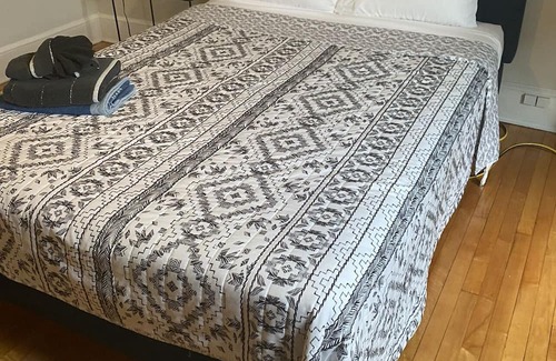 Woonsocket Appartement | Charming New England Four-bed Haven. Pet-Friendly!