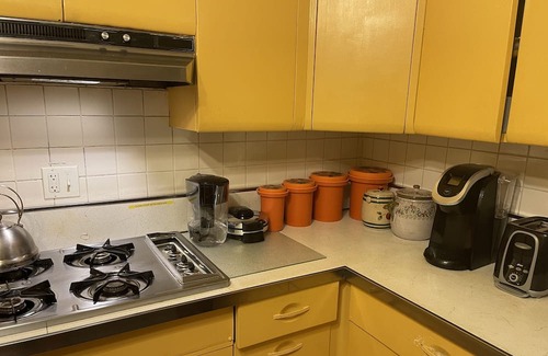 Capitol Heights Maison | Minutes to DC Capitol Hill. Metro. Perfect for Family Vacay & Remote travel.