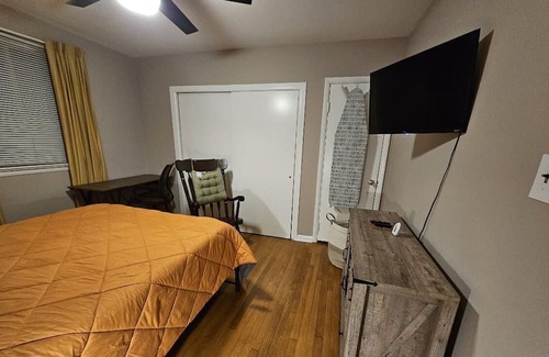 Capitol Heights Maison | Minutes to DC Capitol Hill. Metro. Perfect for Family Vacay & Remote travel.