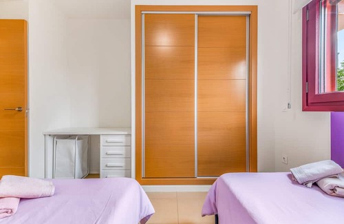 Mil Palmeras Appartement | Apartment 'Gran Terraza Vistas Mar' with Shared Pool, Wi-Fi and Air Conditioning
