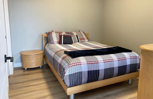 Vernon Maison | Middleton Main floor suite on Park