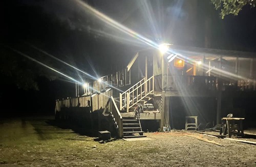 Gallion Cabine | Waterfront secluded cabin on Black Warrior river.