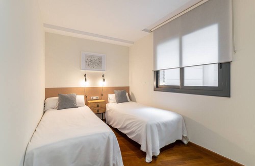 Les Corts Appartement | Exclusive Les Corts 2BR 5.9 Apartment w/Balcony