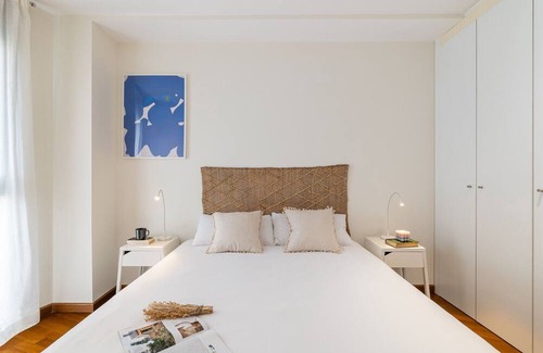Les Corts Appartement | Exclusive Les Corts 2BR 5.9 Apartment w/Balcony