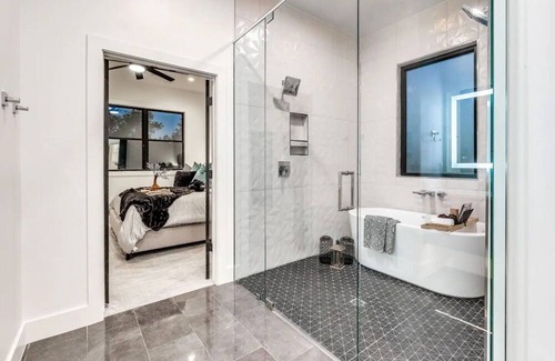 Piedmont Maison | The Cosmopolitan Lux at LLLRanch
