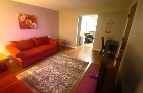 Peoria Copropriété | 2 bedroom condo in secure building with pool.