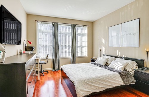 Linden Copropriété | Lovely Linden Apartment - Walk to Train Station!