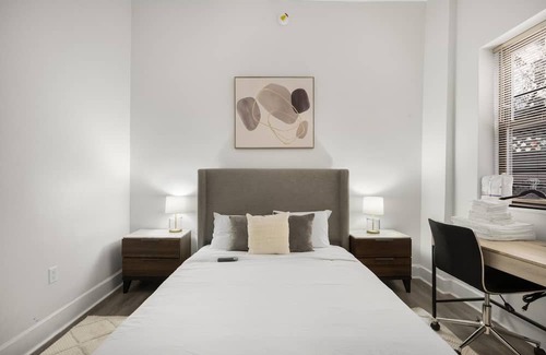 Brooklyn Maison | Sleek & Stylish Apartment in Trendy Brooklyn