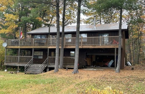 Selwyn Cottage | Island Retreat on Lower Buckhorn