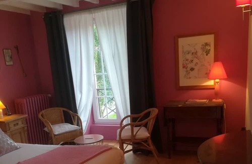 La Pommeraye Lit Et Petit-Déjeuner | Previoulsy equestrian farm like family-friendly or pet-friendly with a day spa.
