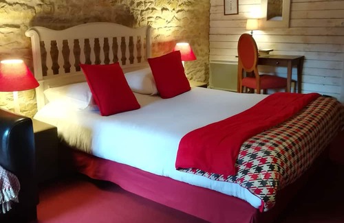 La Pommeraye Lit Et Petit-Déjeuner | Previoulsy equestrian farm like family-friendly or pet-friendly with a day spa.