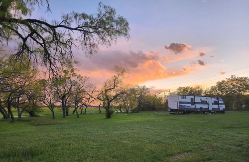 Burnet Maison | Cozy RV just outside of town