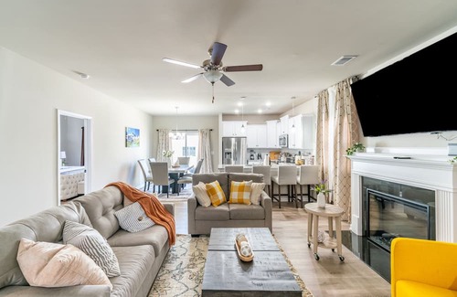 Charlotte Maison | Charming Retreat: Cozy & Stylish Home