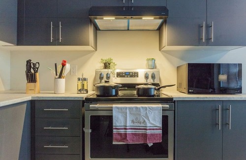 Caledonia Maison | Be the first to stay in our brand new house, minutes away from Hamilton International Airport