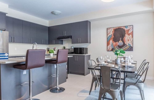 Caledonia Maison | Be the first to stay in our brand new house, minutes away from Hamilton International Airport