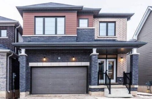 Caledonia Maison | Be the first to stay in our brand new house, minutes away from Hamilton International Airport
