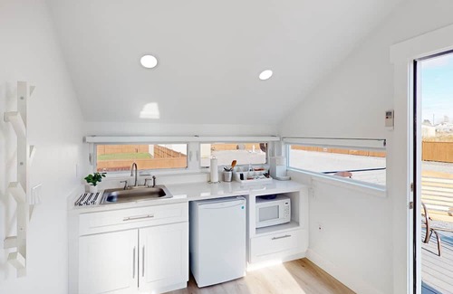 Soap Lake Appartement | Updated retreat with kitchenette, on-site laundry, private patio, & central AC