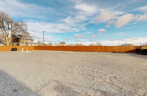 Soap Lake Appartement | Updated retreat with kitchenette, on-site laundry, private patio, & central AC