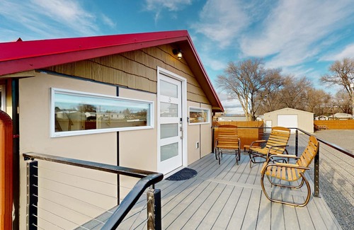 Soap Lake Appartement | Updated retreat with kitchenette, on-site laundry, private patio, & central AC