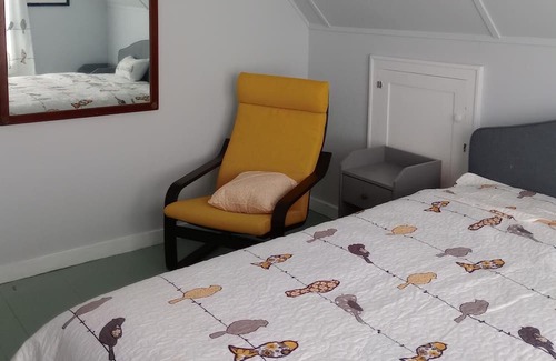 Honesdale Maison | Grove Cottage, near a small historic town, with summer and winter activities.
