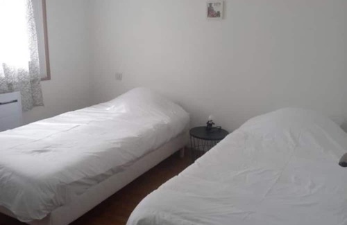 Tarbes Appartement | Apartment 'Evelyne' with Balcony, Wi-Fi and Air Conditioning