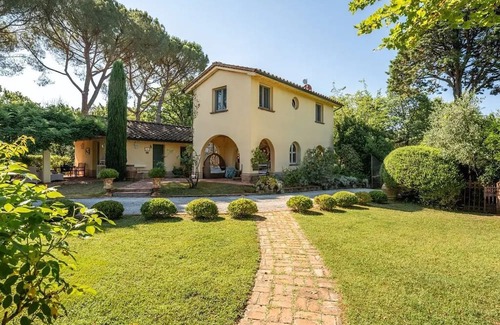 Montopoli in Val d'Arno Appartement | Authentic country house in the heart of Tuscany with bio pool and private patio