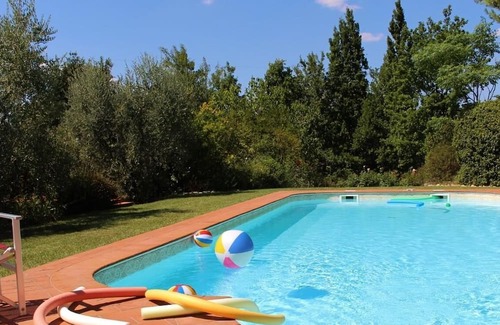Montopoli in Val d'Arno Appartement | Authentic country house in the heart of Tuscany with bio pool and private patio