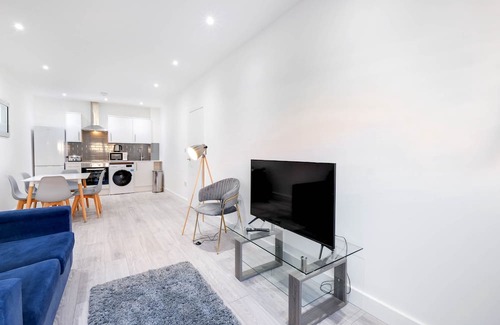 Corby Appartement | Corby City Centre Apt. 02 - Short-Term Rentals in Northamptonshire