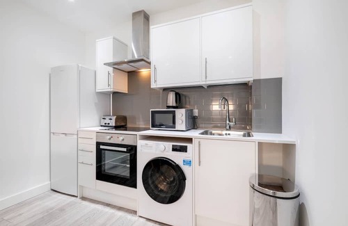 Corby Appartement | Corby City Centre Apt. 02 - Short-Term Rentals in Northamptonshire