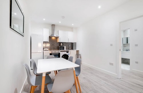 Corby Appartement | Corby City Centre Apt. 02 - Short-Term Rentals in Northamptonshire