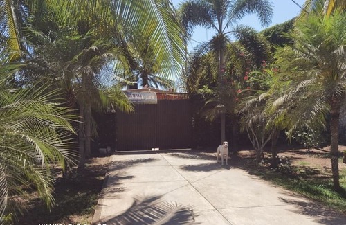 Santa Cruz Chalet De Ski | Chalet Espacioso a Orilla de la Playa ,ideal Para Relajarte con Familia y Amigos